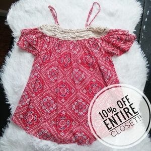 No boundaries Paisley cold shoulder top sz Medium